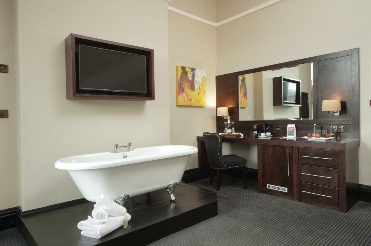 Great Victoria 4* Bradford (West Yorkshire)